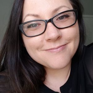 Meet your Posher, Crystal